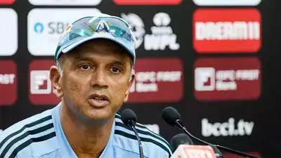 Ashwin isn't on trial: Rahul Dravid Read more at: http://timesofindia.indiatimes.com/articleshow/103853335.cms?from=mdr&utm_source=contentofinterest&utm_medium=text&utm_campaign=cppst